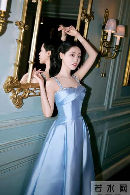 脚神祝绪丹美脚丫配银色一字带高跟鞋绝了