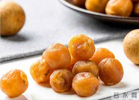 不管多有钱，春节这5种干果可别买回家，内行人：白给都不要！