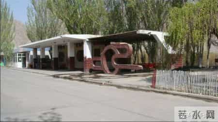 我九十年代在阿拉沟曾当过临时广播员，同事说我口播通知像念悼词