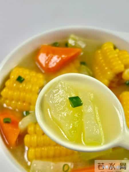 "睡眠不好，多是肝火旺"，建议多喝这4种汤，助睡眠，一觉到天亮