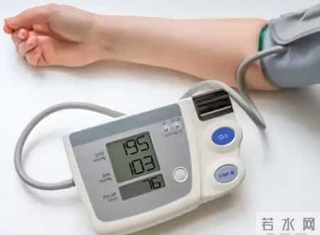 上年纪一点茶都不能喝？忠告：不想住进医院，这几种茶千万要少喝