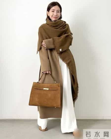难怪都在穿“大衣+阔腿裤”，简约日常，一种搭配能穿出N种时髦
