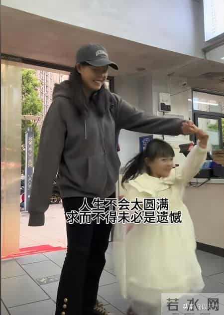 被婆家赶走7年后，再看小朦妈妈的现状，董宇辉的话终于有人信了