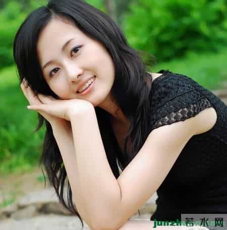 漂亮的小姨子来家里玩,趁我老婆不在,问我:姐夫,你爱我姐吗