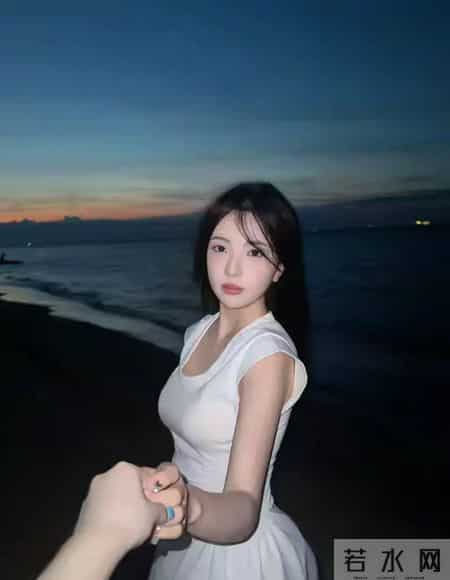 安徽职业技术学院校花美出圈了，貌美如花，倾国倾城，太迷人了