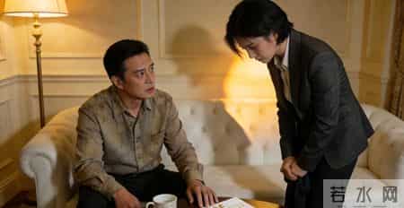 82年我被分配到农场，和一个哑巴姑娘搭伙过了5年，我把回城指标让给她，10年后她开着一排劳斯莱斯回来了