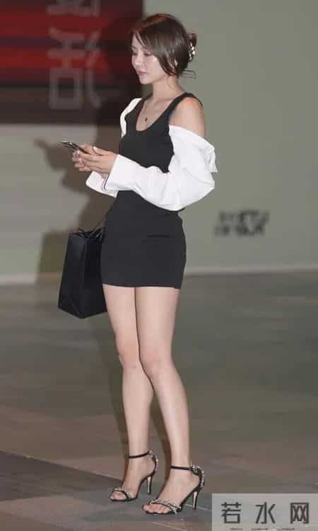 黑白配的万能公式！这样穿一周五天不重样