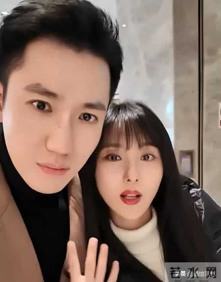 江苏主持人夫妻，同校同行还是同事，带娃播新闻，如今又喜获二胎