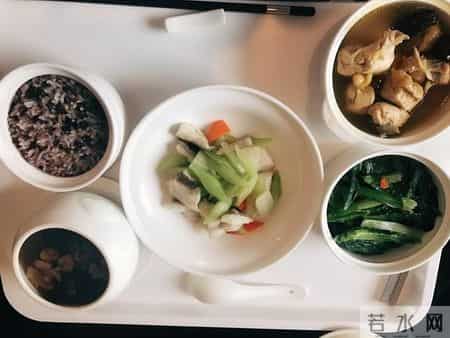 肠道手术后别瞎吃乱补，做好这3点，恢复快还少遭罪！