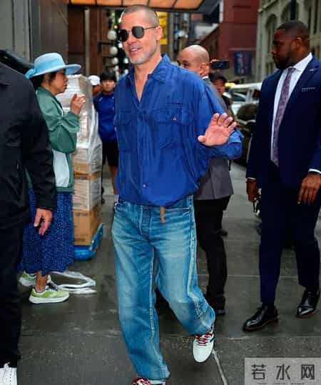 欧美男性年长更具魅力的原因：不穿老年服饰，不留光头，精致且高雅