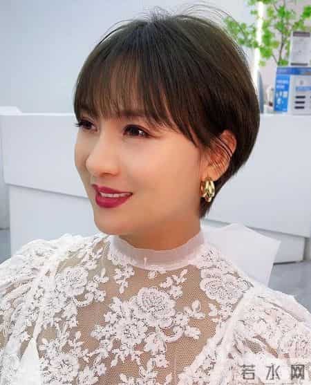 “大妈发型”有多暴露老态？看完3组对比就知道，年纪越大越油腻