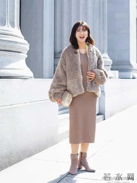 过年走亲戚怎么穿？50岁以后这样穿不抢风头 ，人人夸你“会打扮”