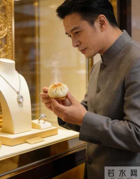 老头在赌场7天连赢，日赢5000就撤，老板见戒指色变：快请我师傅