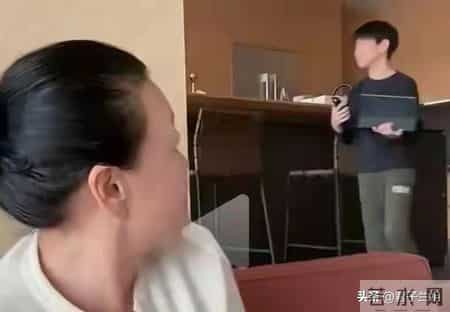 筱梅妈妈出镜，厨房忙着给孩子做菜，汪小菲二婚比头婚跟幸福