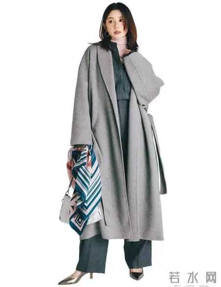 难怪都在穿“大衣+阔腿裤”，简约日常，一种搭配能穿出N种时髦