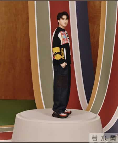 1月31日王楚钦最新消息，穿李宁最新款，这身太帅了，很适合他！