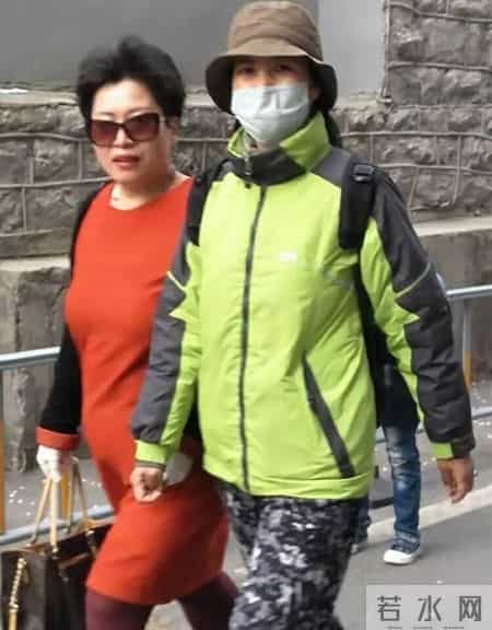 等我老了不穿冲锋衣和小香风，学法国奶奶穿三件基础款，真好看又显气质