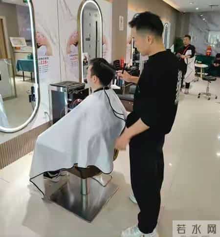 理发别碰3天！老辈忌讳的真相，全是实在讲究