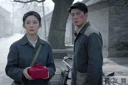 75年我去相亲，她家穷得叮当响，我留下2条鱼就走了，她却追了3里地：只要你肯要我，吃糠咽菜都跟你