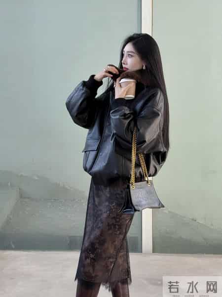 高跟筒靴+蕾丝=致命诱惑,这姐美到犯规