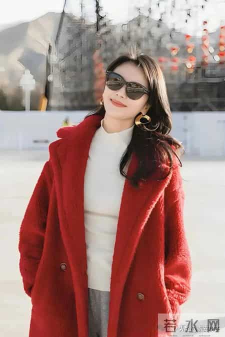 临到过年,“红+灰”穿搭又火了!穿上多减龄、自然
