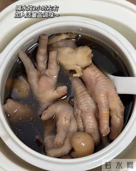 一把黑豆这么煮，肝血补得满满的！眼睛不干涩，连指甲都透亮了！