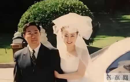 结婚23年她的内衣都是丈夫洗，在丈夫入狱后，她为夫还债三千万