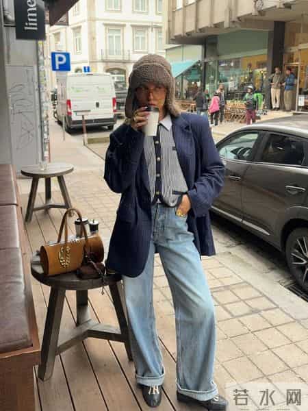 冬天把藏蓝色穿在身上，好看又显高级！