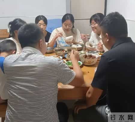 我67退休金6800，去女儿家过节，听到女婿和亲家聊天，我立刻回家