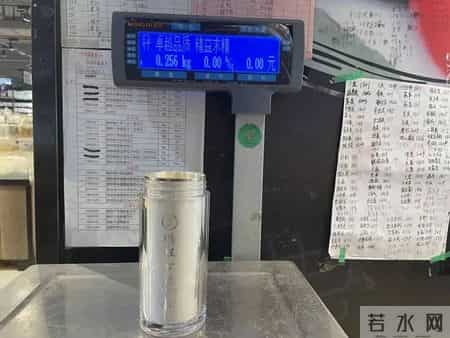 银价涨太猛!女子三年前6000元买的钻戒,现在只值几百元,赠品足银保温杯却已价值2000元!