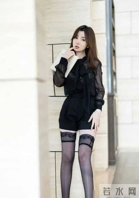 优雅知性的黑色衬衫裙，既柔软又质感满满