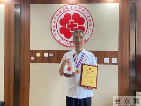 广西两位民警脱下制服,为生命“出警”!