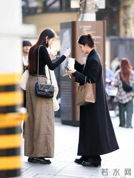 上海街拍，看看大都市的“不费力的时尚”穿搭