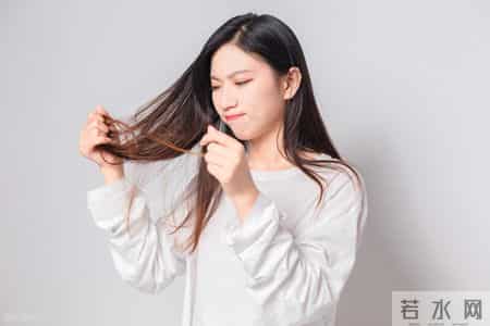 有一名女子用硫磺皂洗头，坚持半年后，头皮出现了这6个变化