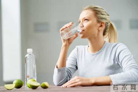 医生苦劝：一旦吃上降糖药，3食物马上戒掉，吃有酮症酸中毒风险