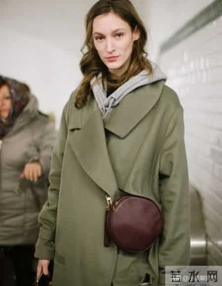 “美拉德”过时了?今年更流行这个色系,复古摩登赚足回头率