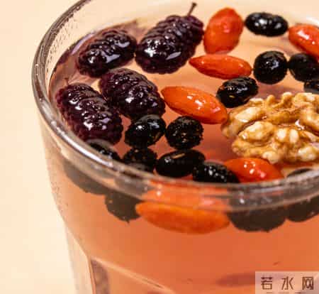 桑葚干的4种神仙搭配！一杯花茶解决你的皮肤、睡眠、脱发烦恼