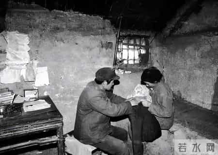 儿子今年48岁还不愿结婚，当晚我把他灌醉，有意撮合他和邻居女儿