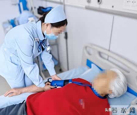 6年前为救父亲性命，直呼谁给40万就嫁谁的冯双双，如今过得如何