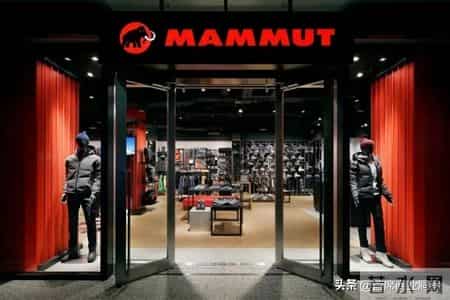 4377亿市场洗牌！又一户外巨头跌落神坛被抛弃了？中产：新欢来了