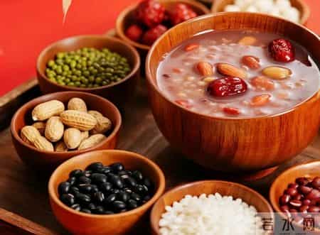 腊八煮粥别瞎放！老辈传的5样食材必加，煮出五福临门好彩头。