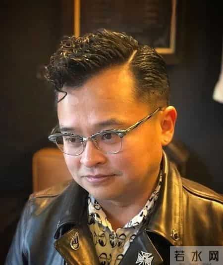 男人过了40岁，尽量少留这4种“发型”，乍一看时髦，实际很土气