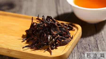 医生研究得出：大量喝茶的高血脂患者，不用多久，身体或有5变化