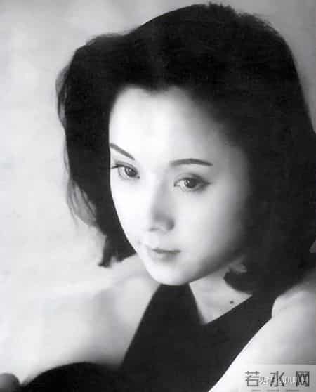 结婚23年她的内衣都是丈夫洗，在丈夫入狱后，她为夫还债三千万