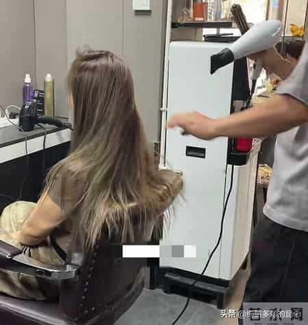 笑死！店员吐槽客户理发前不在家洗头，网友：我故意的！