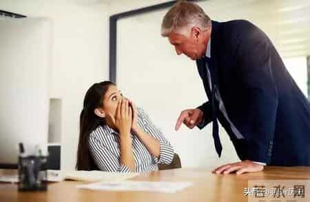 为什么他敢在家打老婆，却不敢在单位打领导，揭开家暴的权力精算