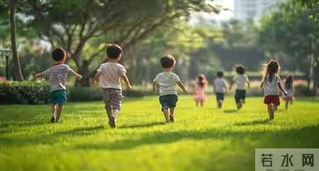 煮苹果水加这2样，娃脾胃好睡得香，身高猛蹿