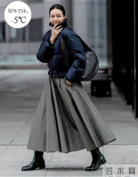 50+裙子最出彩的穿法是：上下反差