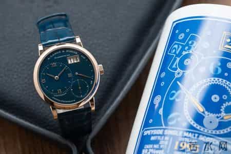 神级起步！出手即经典！这些一步到位毕业表，我只要一块就好！