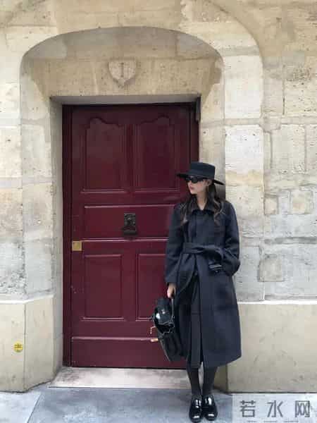 冬天的留白穿搭，是一种松弛自在的美！